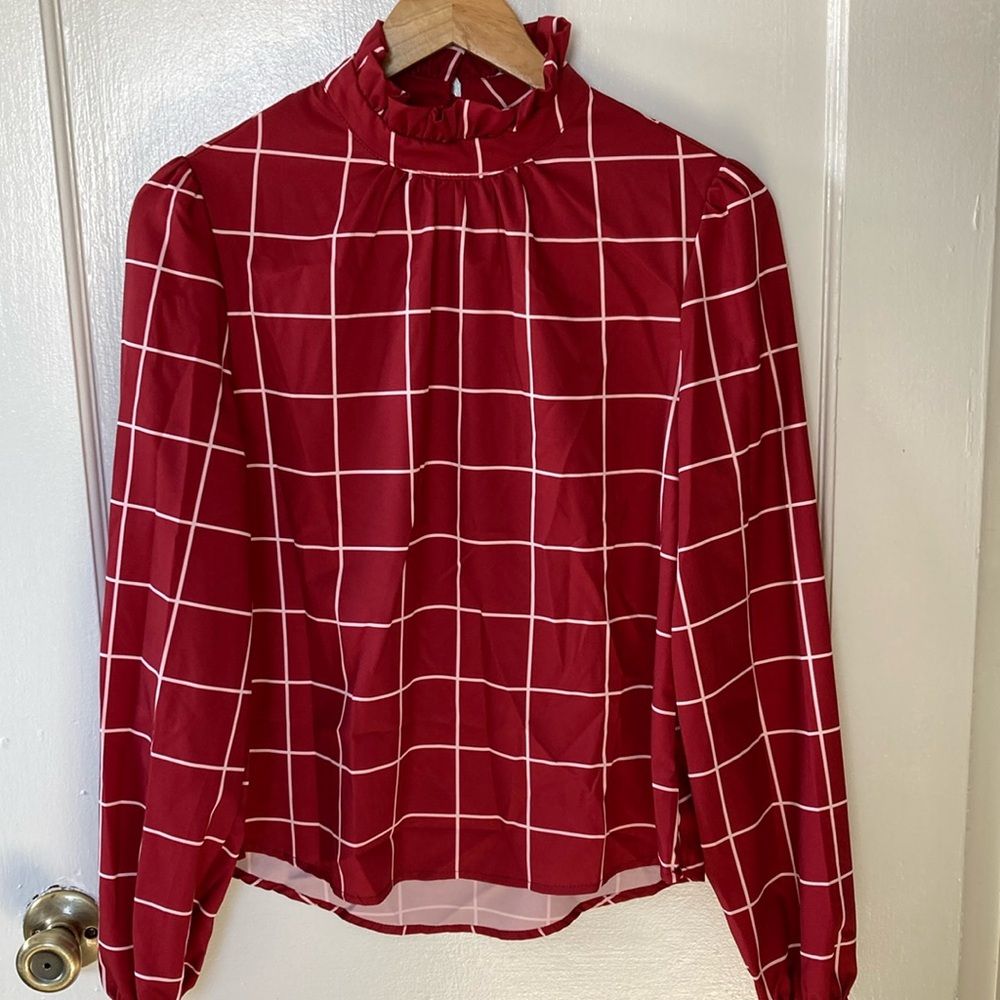 Women’s Small Long Sleeve Red Patterned Blouse